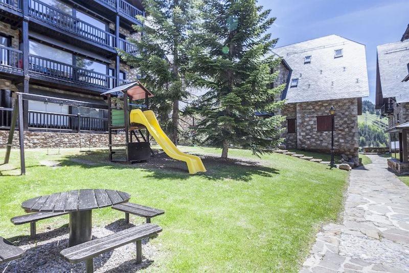 Luderna - Triplex Nin C2 Arenho Apartman Naut Aran Kültér fotó
